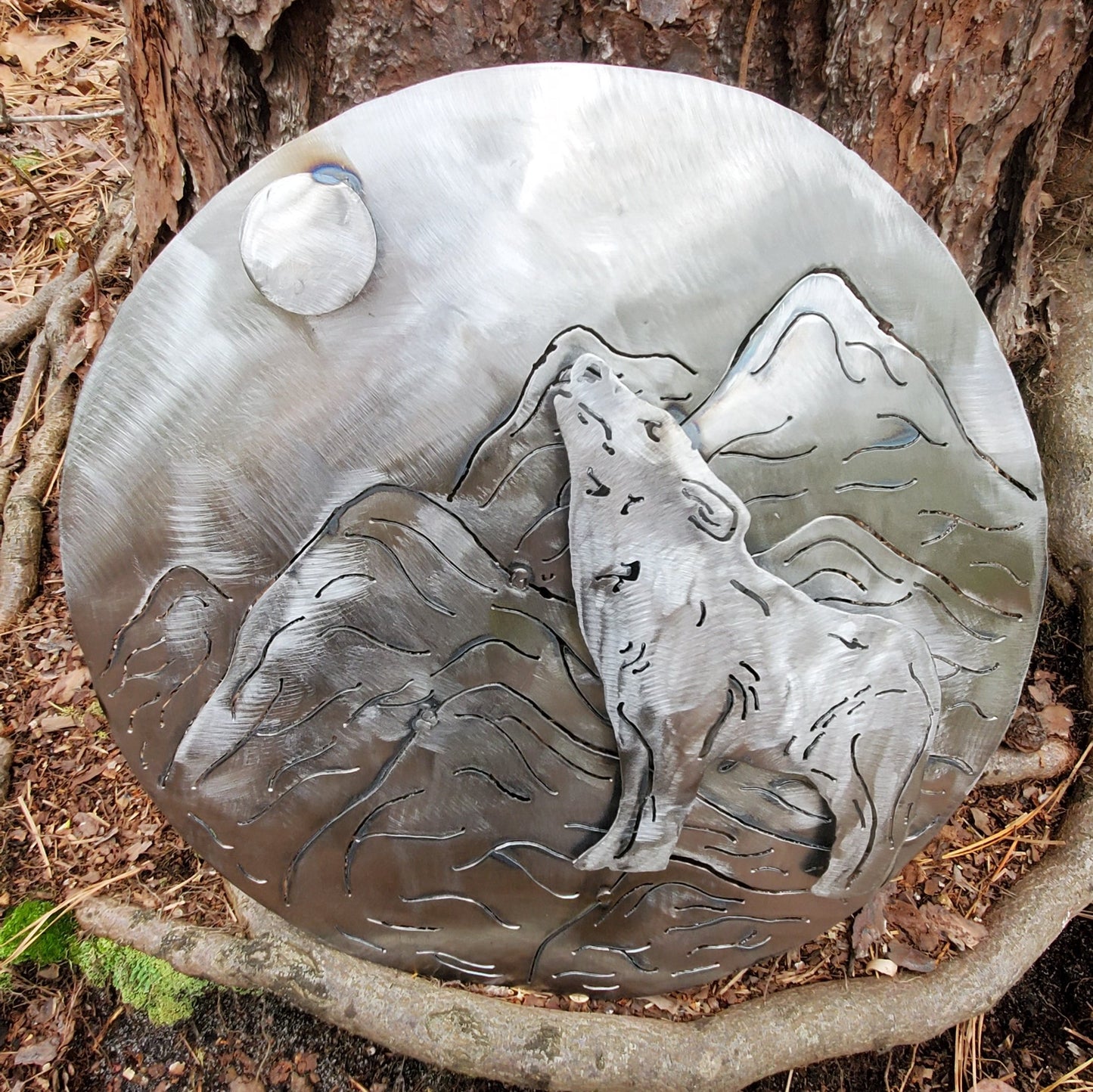 Wolf in the Mountains- Round metal landscape